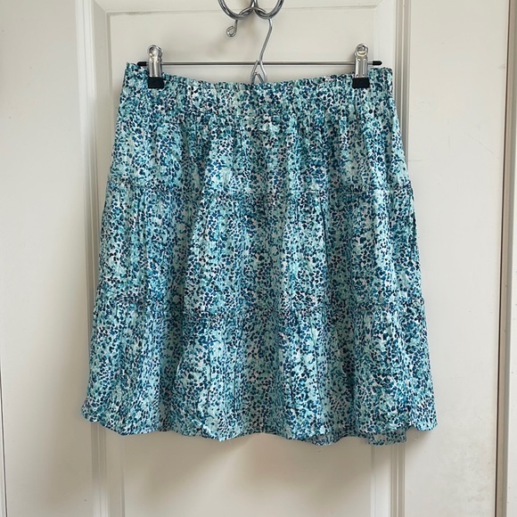 LOFT Dresses & Skirts - LOFT Floral mini skirt, size small, NWT